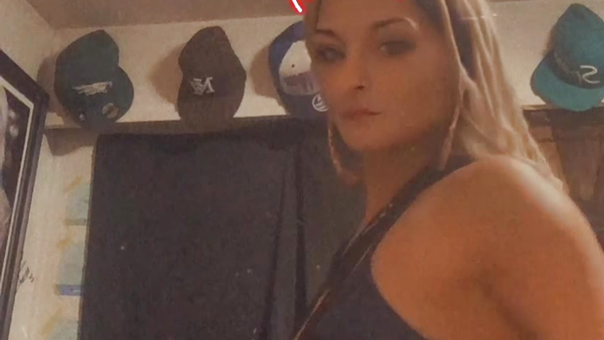 E1BB4603-9712-405D-A21F-A30DFD18136E - vídeo de blondebarbiebae modelo de câmara