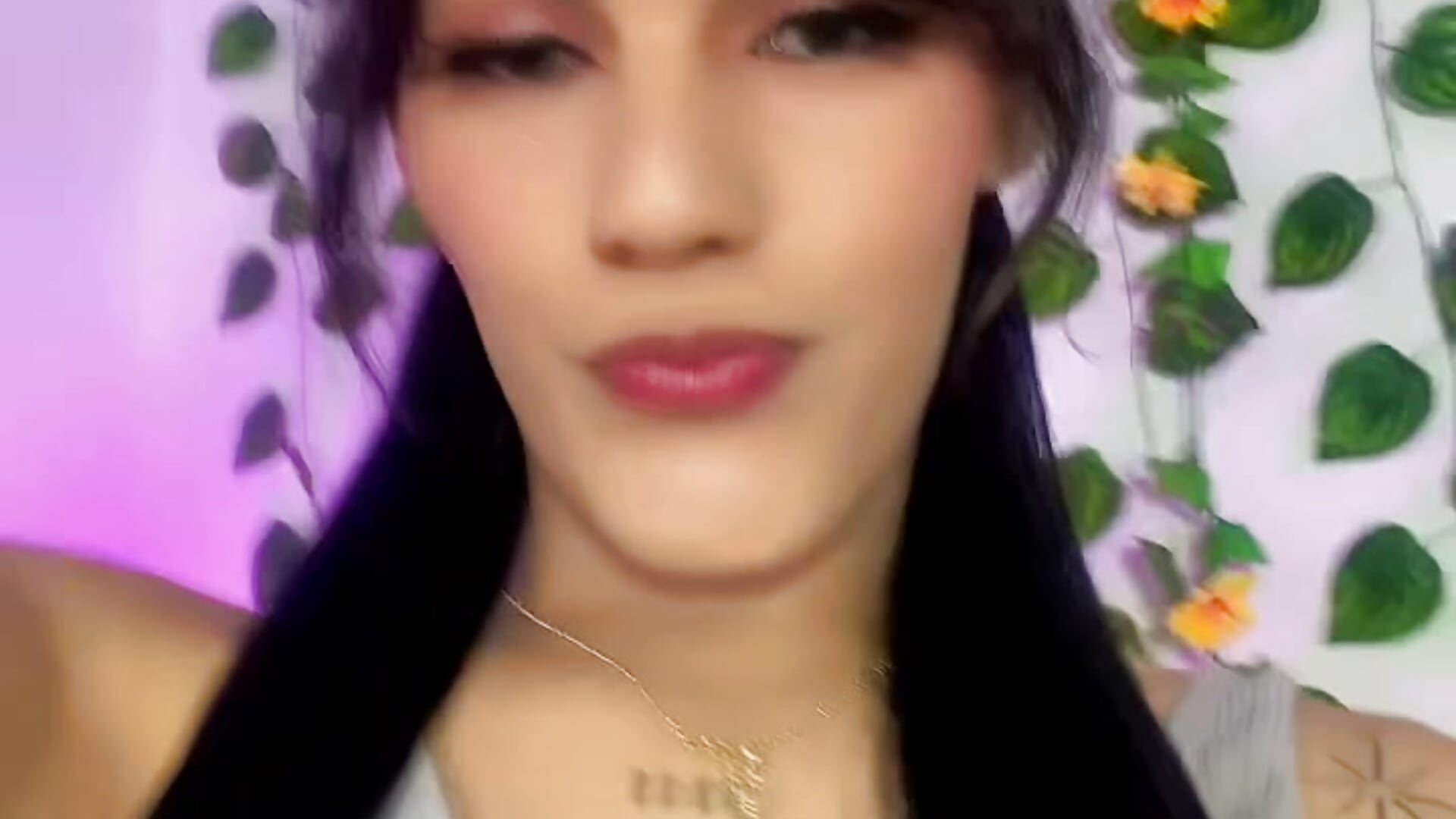 4d53335e765f4581bd2c5ff133b030a5 - video oleh VanneCatalina kamera model