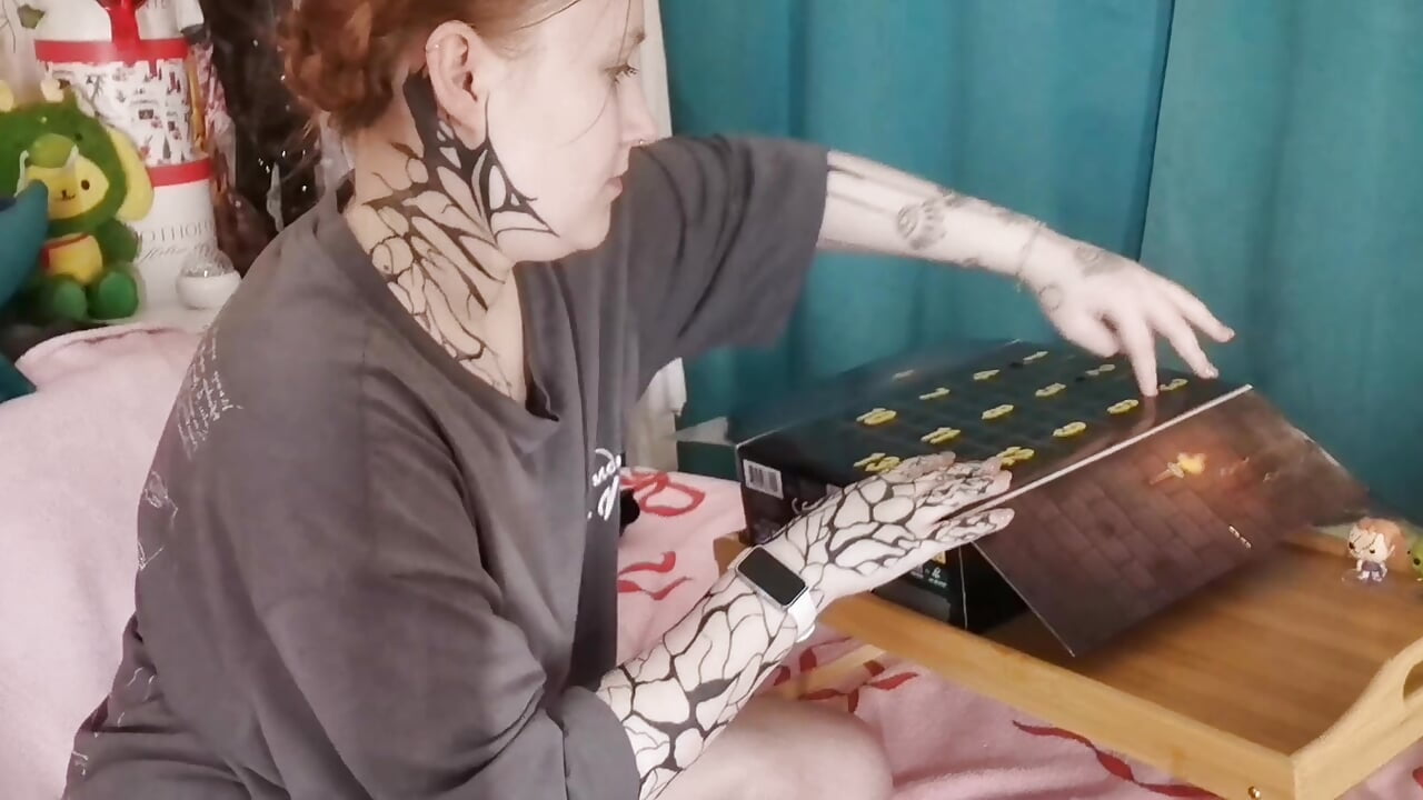 Unboxing Funko Pop 1 - video av Ayla_Hicks cam-modell