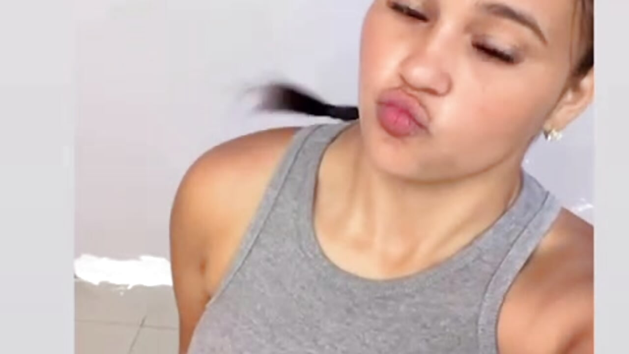 Beautiful - video di LUNA_YOUNG_ modella di cam