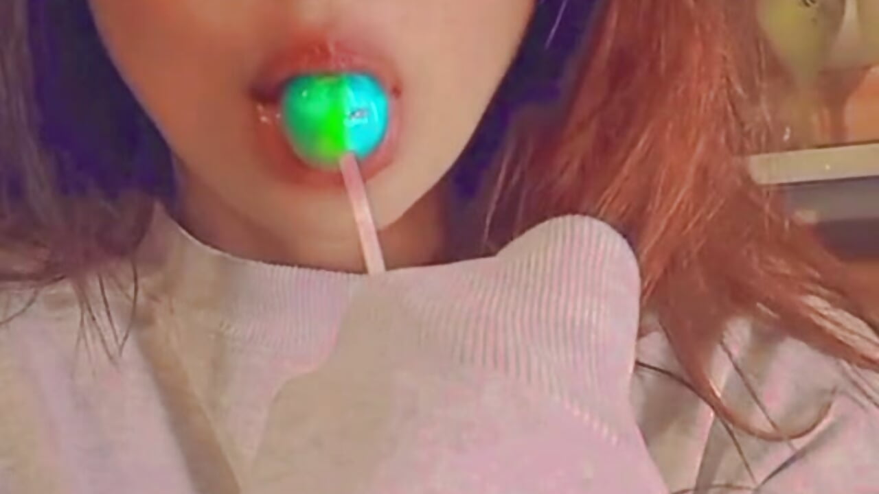 Sucking - video by Zara-gag cam model