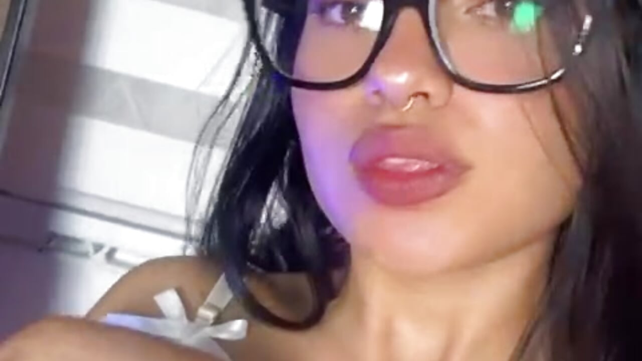 a sexy look - βίντεο μοντέλου cherry_bunnyx