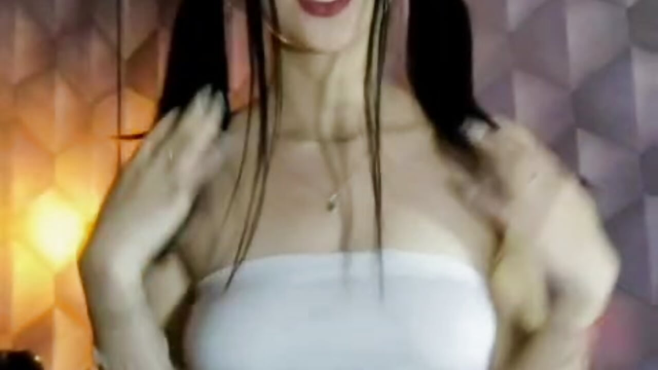 Wanna dance with me? - video by Nanisshawna cam model