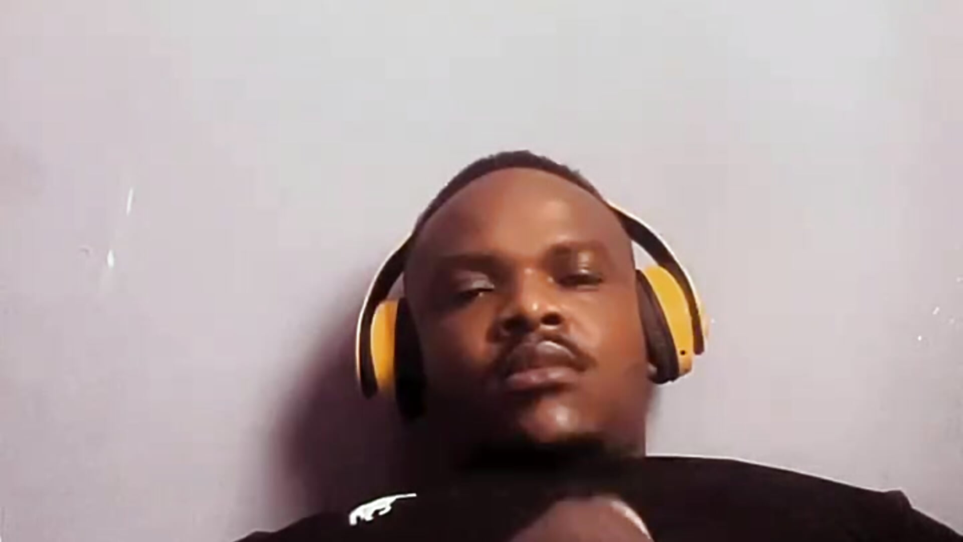 Killer Bee - Video von Volvaboy Cam-Model