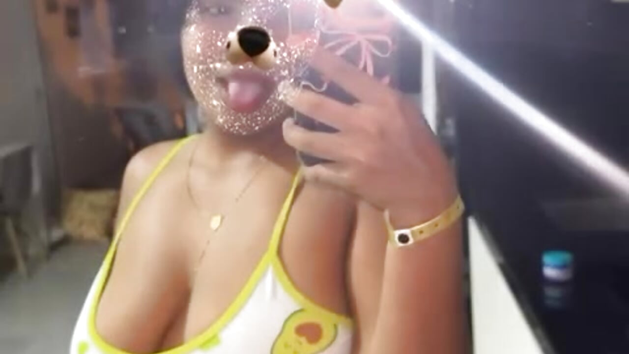 WhatsApp Video 2026-02-24 at 10,57,56 PM - candy_hot_444 adlı kamera modelinin videosu