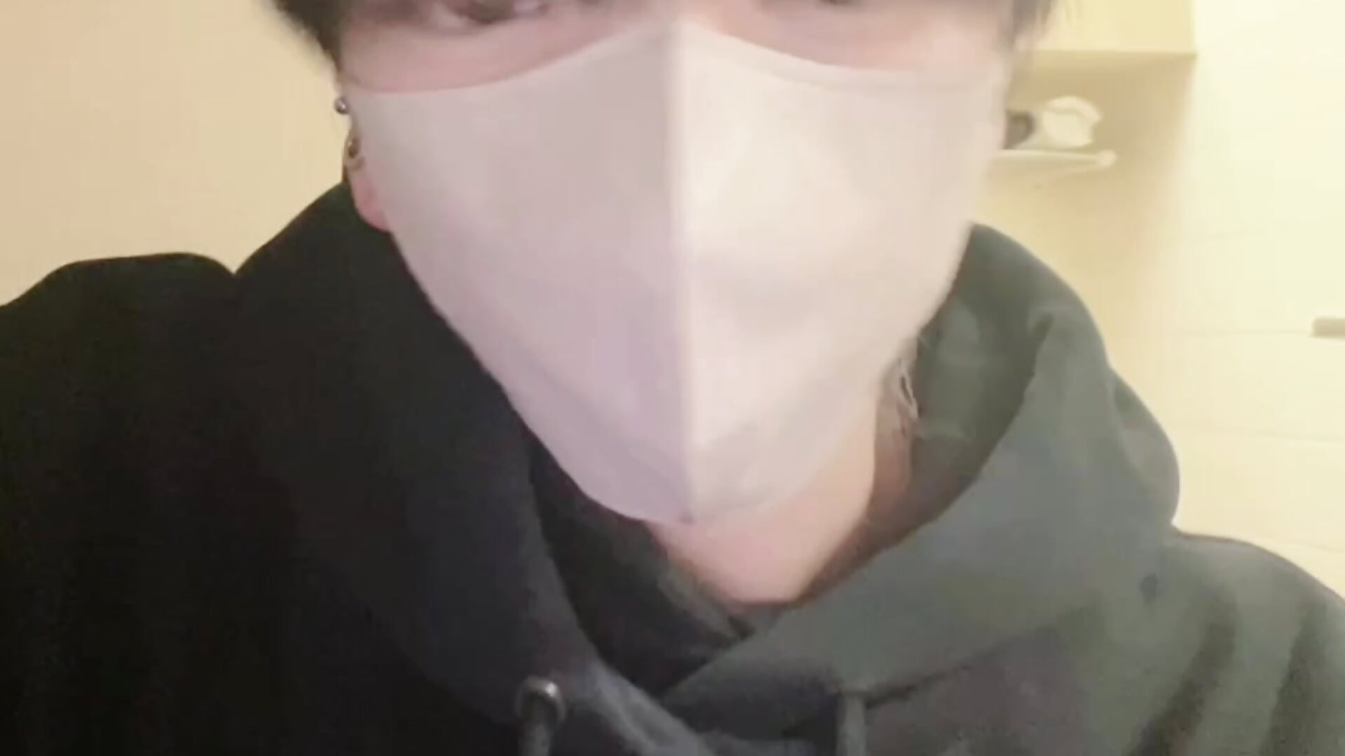 昨日のローション配信好評で良かったです☺️明日も21時半頃から配信する予定なのでお時間ある方是非ご覧ください🥺💓そして今年ももう少しですね。今年はあっという間でしたが忙しい一年でした笑来年に向けて - video by tora3220 cam model