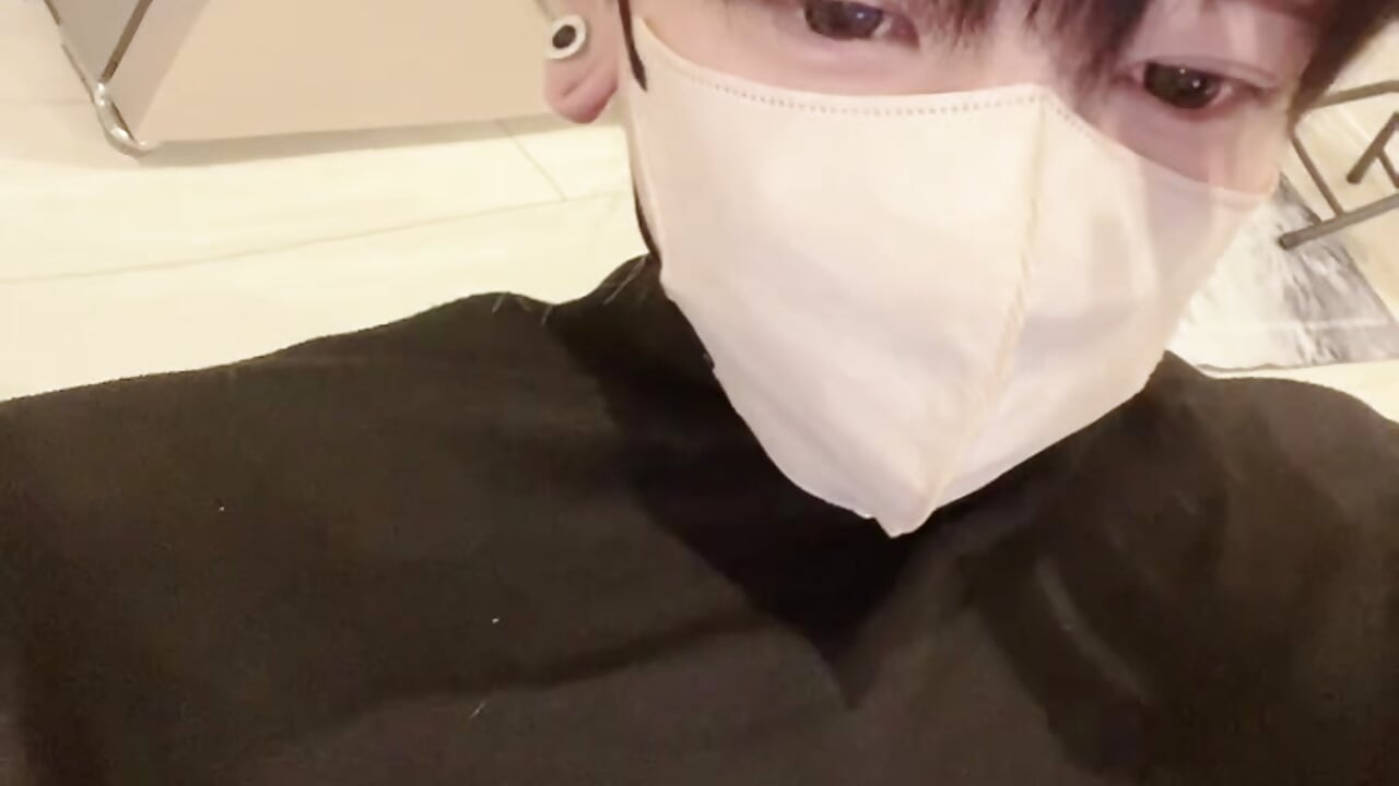 あと40分後誕生日ですもう歳を重ねたくない😭 - video by tora3220 cam model