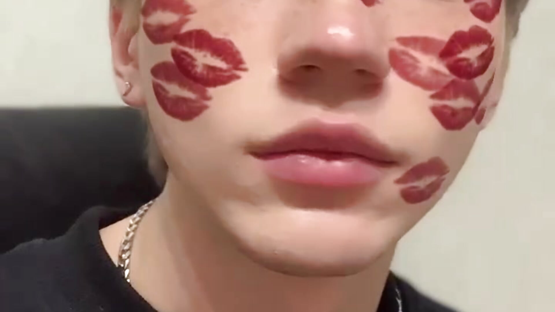 my old hairstyle and coloring - video by evan_reinhart cam model