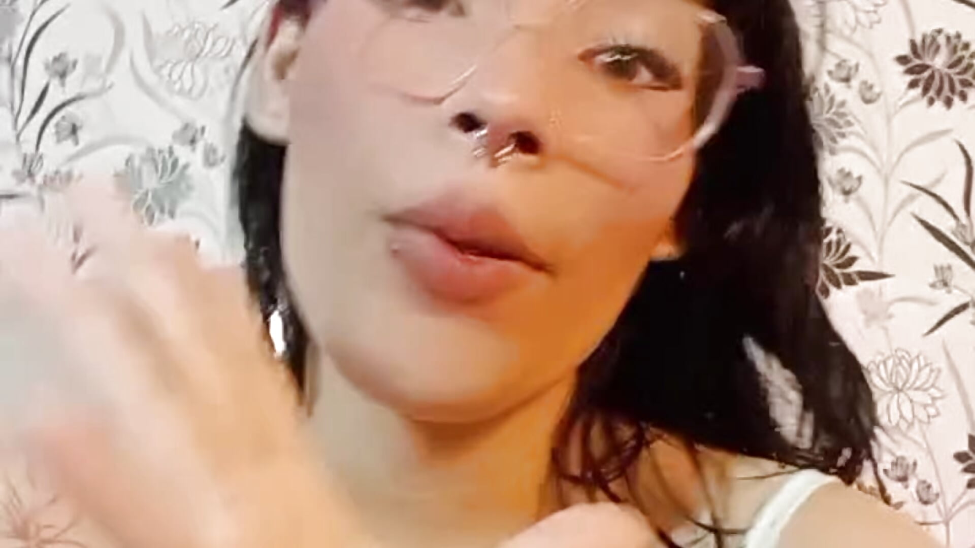 Uff - video by fresaAnia cam model