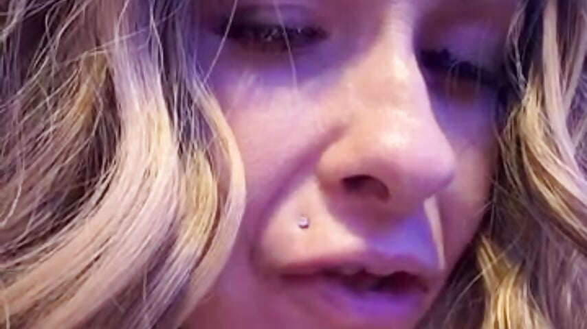 79288156470__AB2A017F-0FAA-4AB8-9947-6C1CB75AE344 – video modela na kameri Karma0180