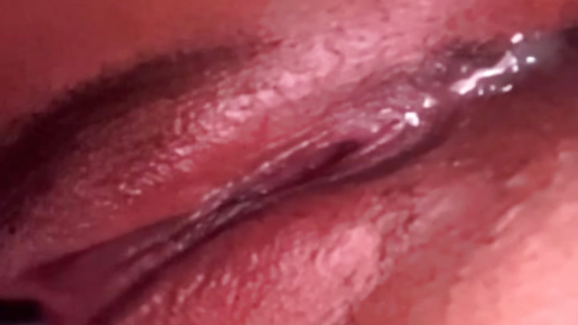 Close up vibrator squirting - video by SapphireDior cam model