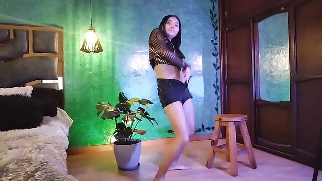 WhatsApp Video 2025-09-18 at 6,58,12 PM - video by AnalyMilles cam model