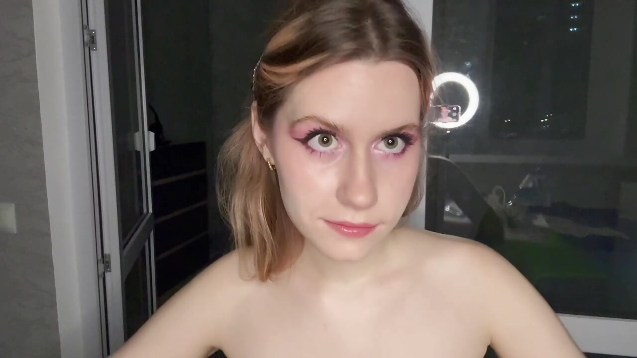 eye contact - video by FawnDubler cam model