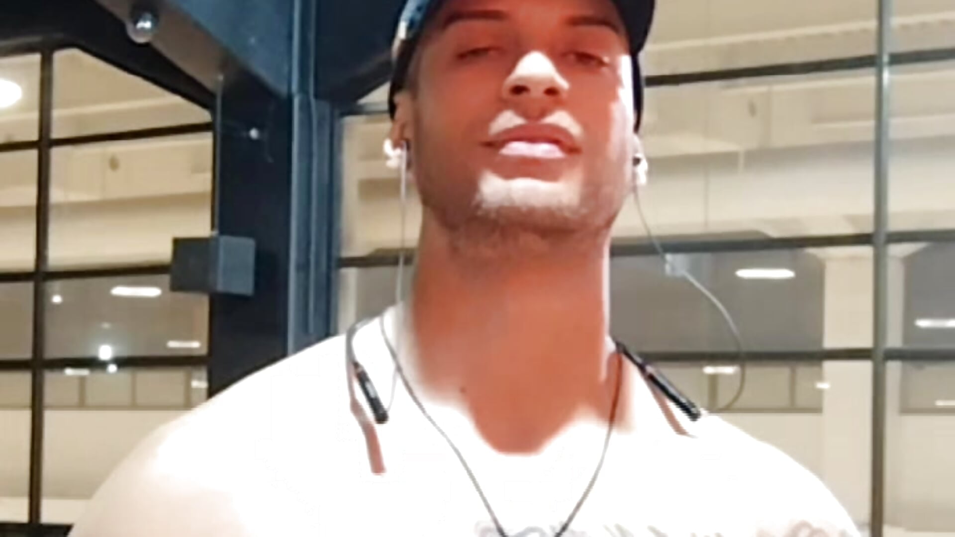 2025-10-02-220024040.mp4 - video by Mulato141 cam model