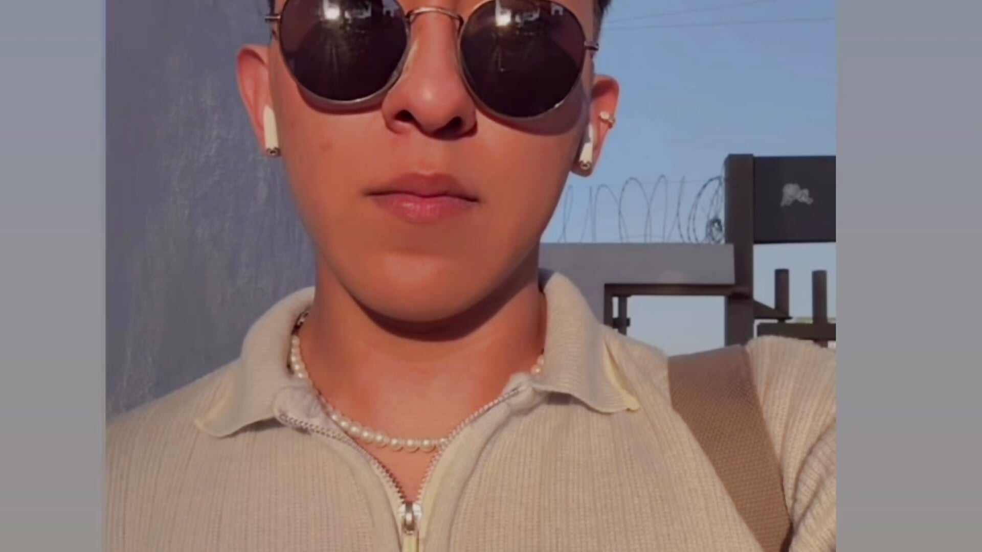 Yo Johnny - clip cu sad_fucking_boy model videochat