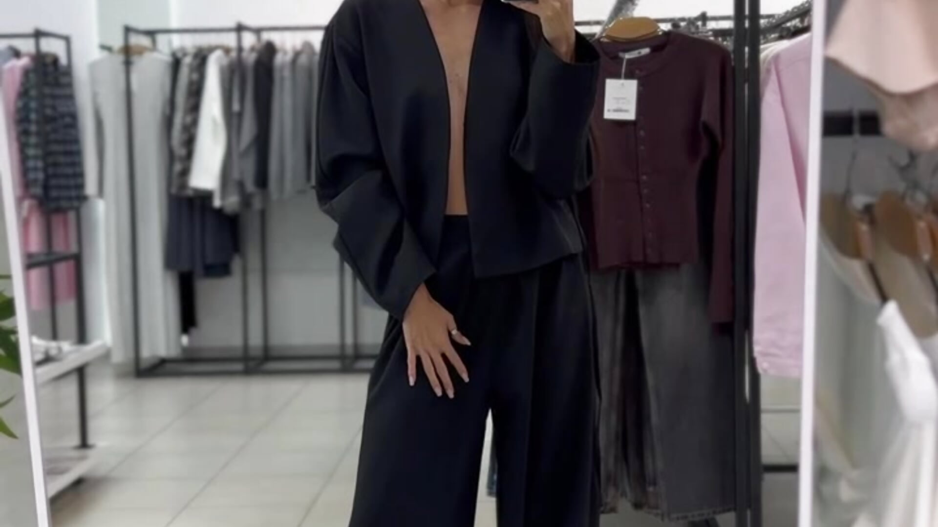 выбираю наряд в театр – video od webkamerové modelky Sawimara