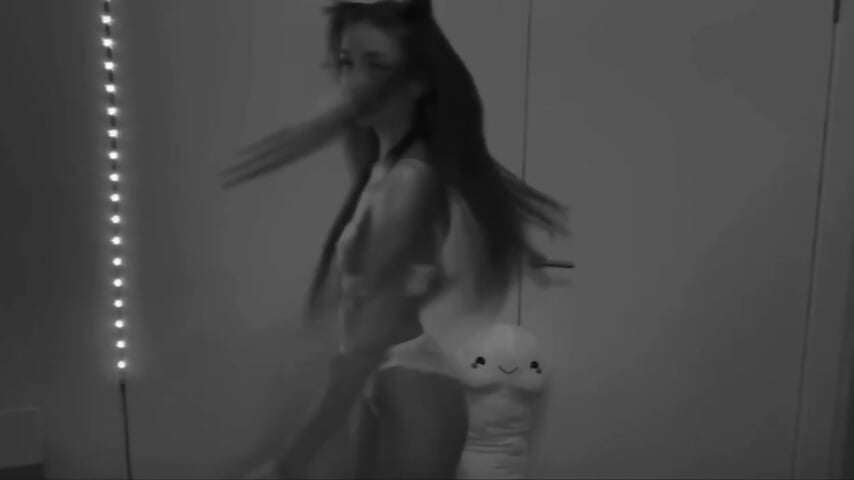 body - video by Evalore cam model