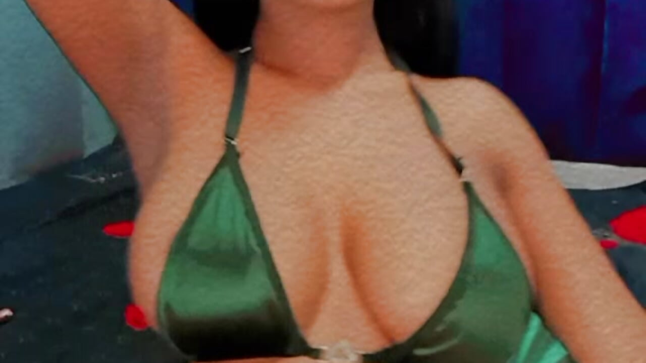 1000226771 - video by ConnieSmall24 cam model