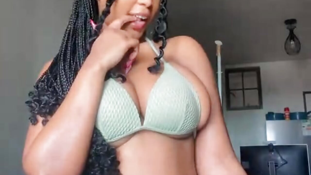 1000393279 - vidéo du modèle de showcams ConnieSmall24