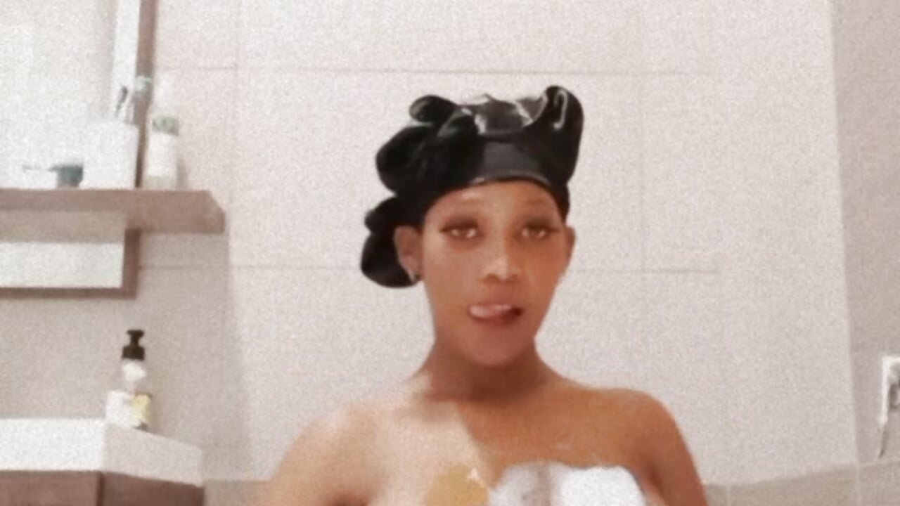 1000249478 - video by ConnieSmall24 cam model