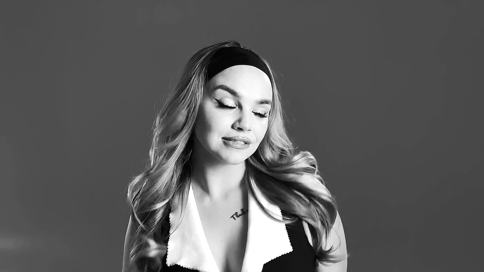 This is a style - video by AnitaVenture cam model