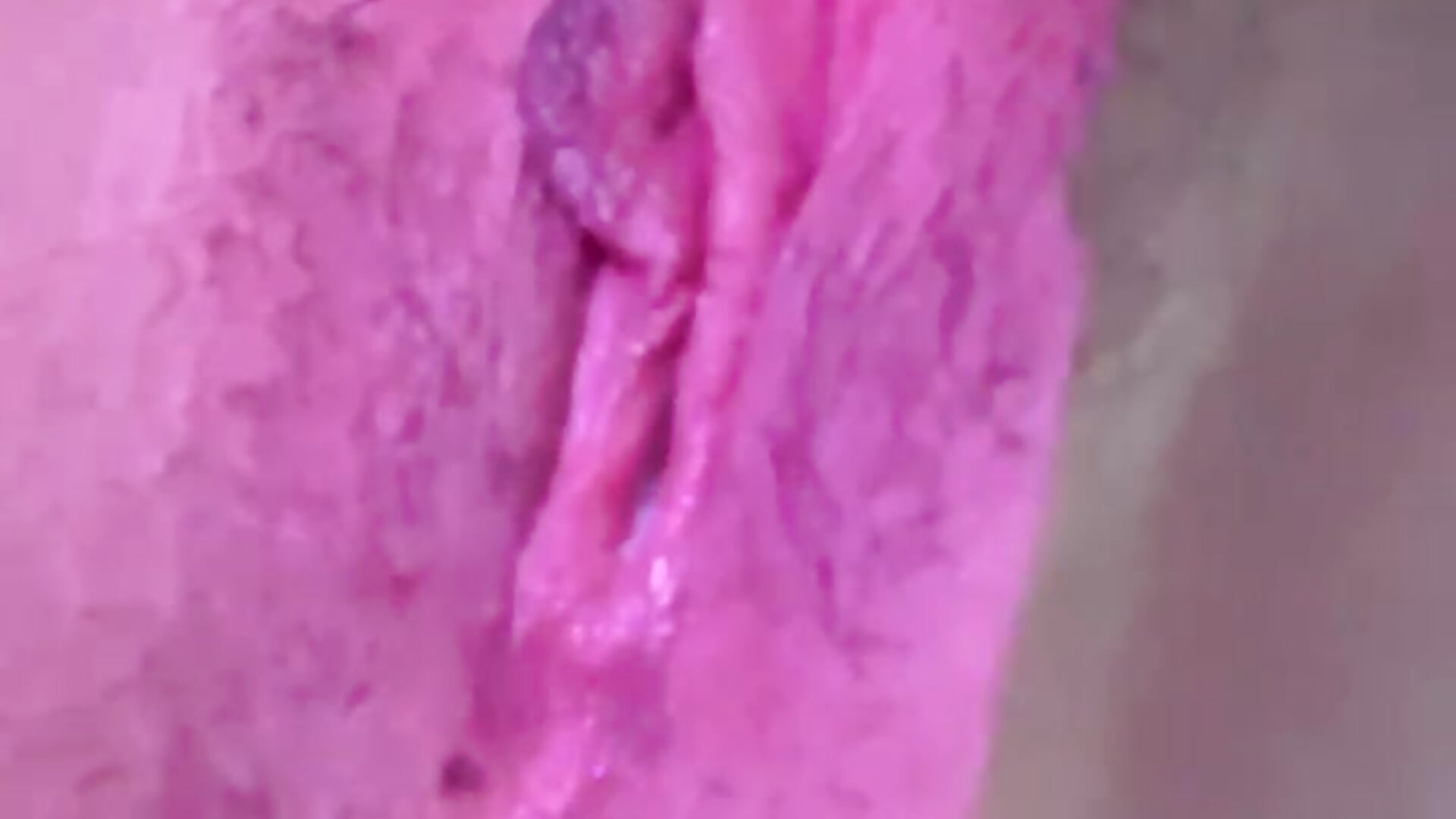 inserting a delicious plug - วิดีโอโดย leidy_san โมเดลแคม