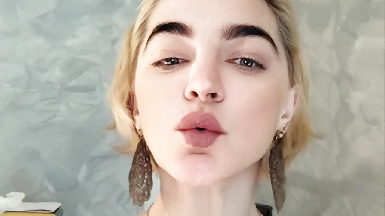 Hello from Italy - Video von GoldenAngelMilf Cam-Model