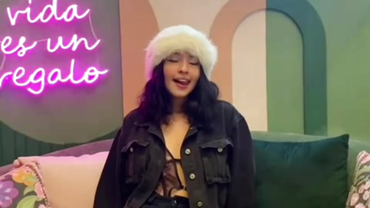 I'm the most pretty girl - video by Sweet_pay cam model