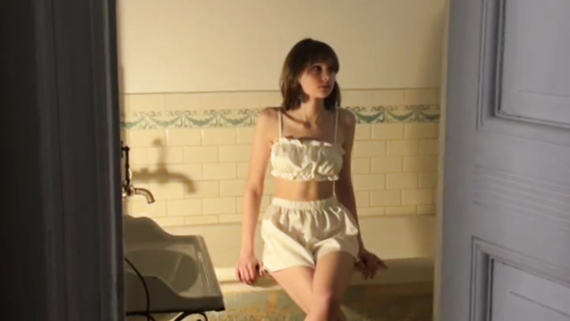 Shadows - video by ExitedTroth cam model