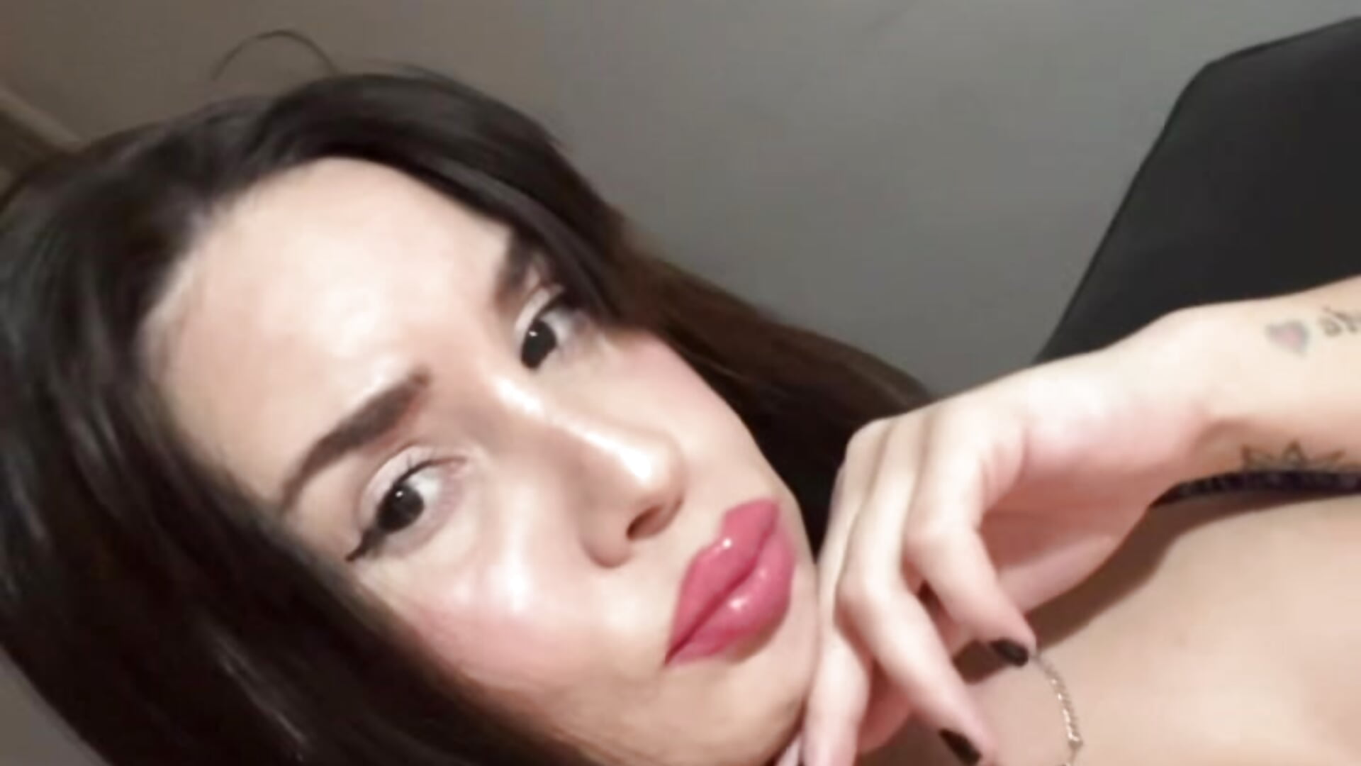 💐🌺 – video od webkamerové modelky Belubel