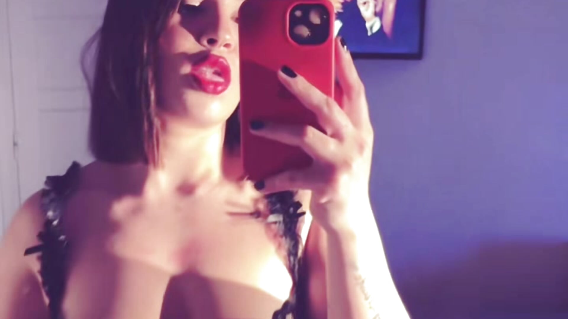 😋 - video di Belubel modella di cam