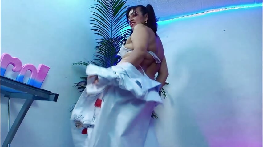 You want to hold my hips while I dance - video by Carol_Miss2 cam model