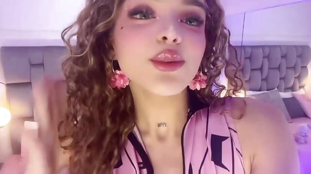 The queen of your life... 😏 - Vídeo de kendallspears_1, modelo de vídeos