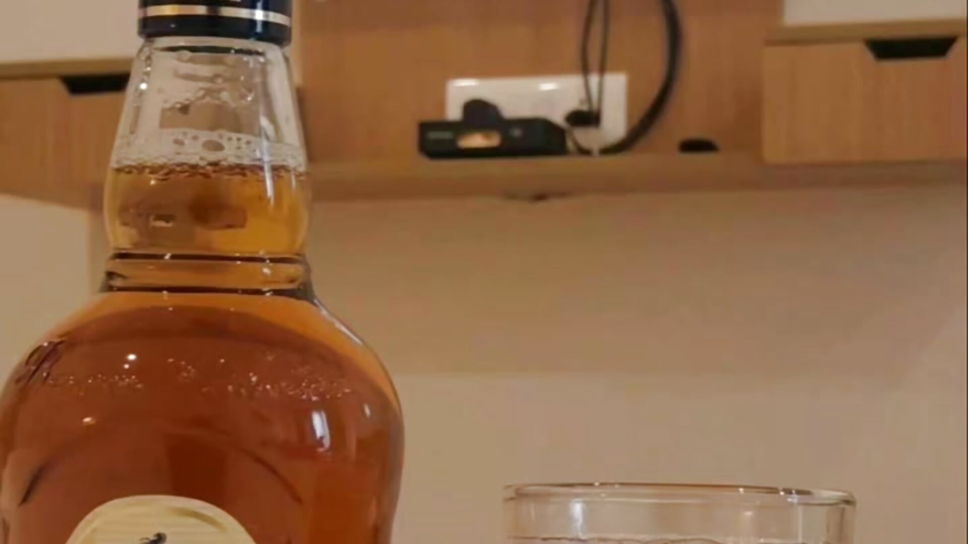 Vídeo em tendência de modelo na câmara Shivaniamol1815 7842