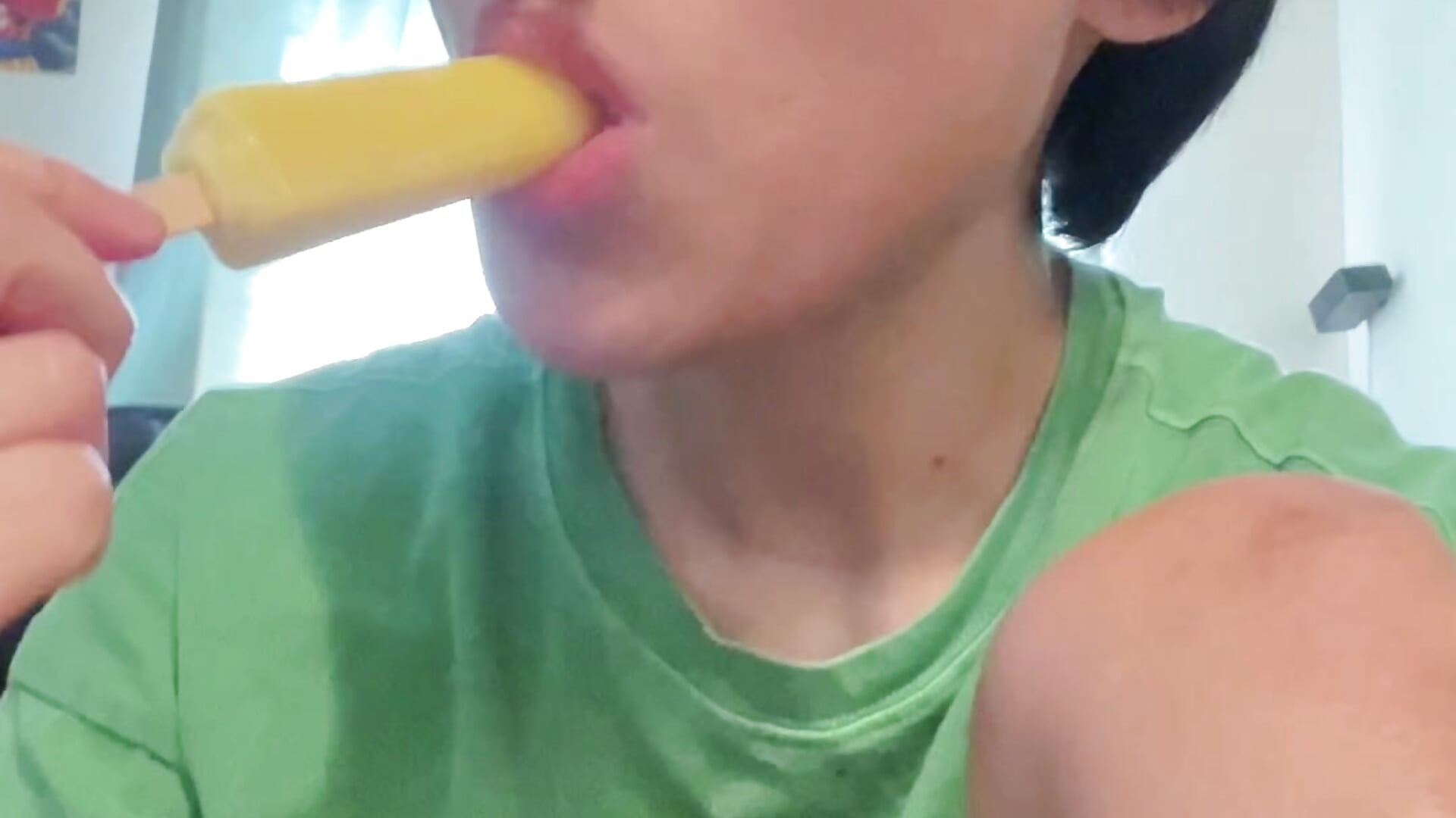 Eating a popsicle!! - video by cherriecaviar cam model