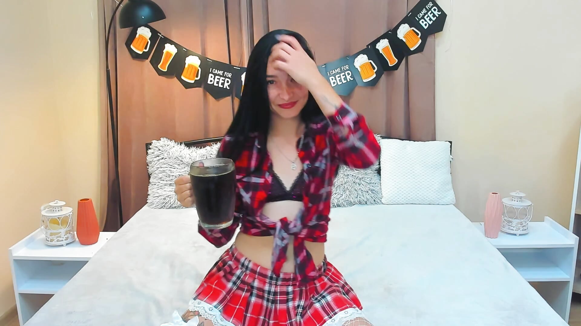 OKTOBERFEST - clip cu Yr_Shy_Bae model videochat