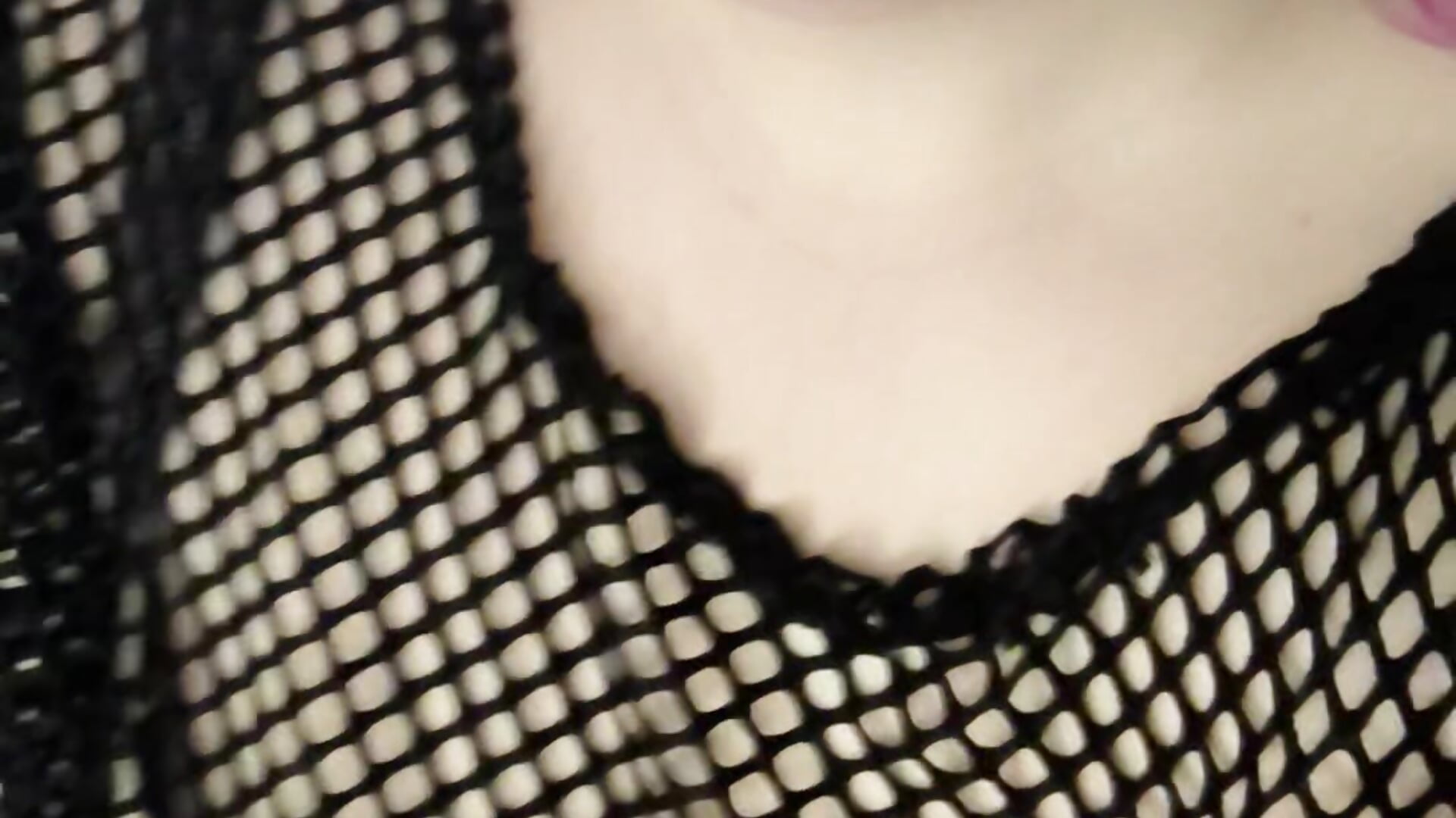 Smoke break 😏 - video by xXJJIvyXx cam model