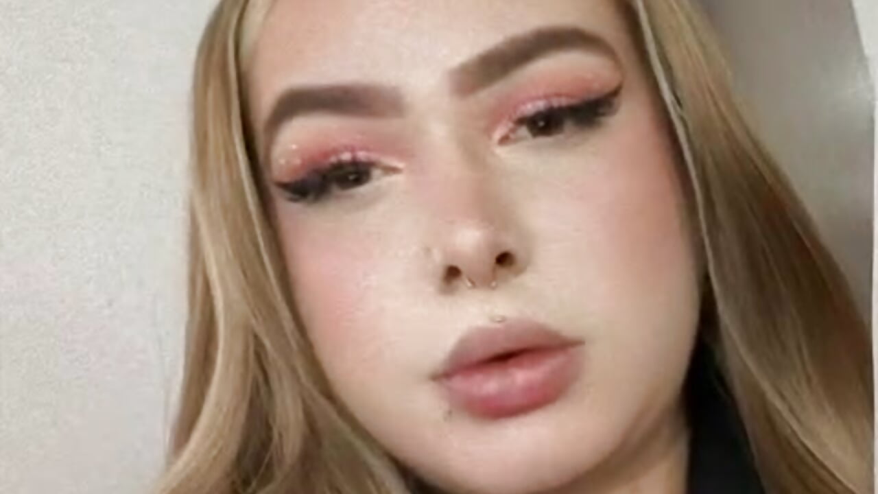 Hi, I'm Alisson ✨– Redvelvett22 kameramodell videója