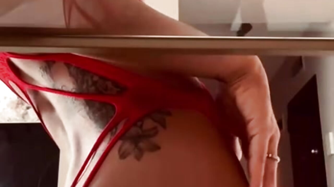 Lets explore the world of pleasure together - video by Candy_flippp cam model