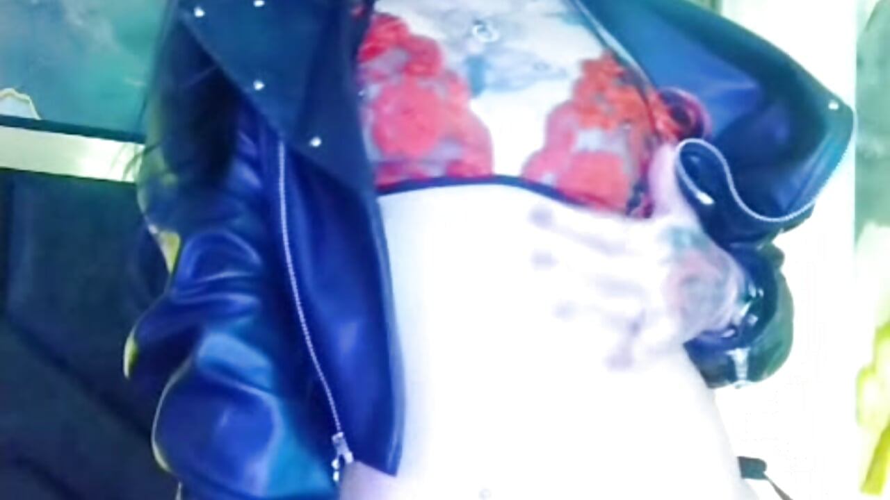 U can see all that u want. - video by SusanVilla cam model