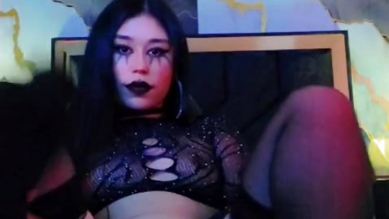 Tease my pussy with Lush