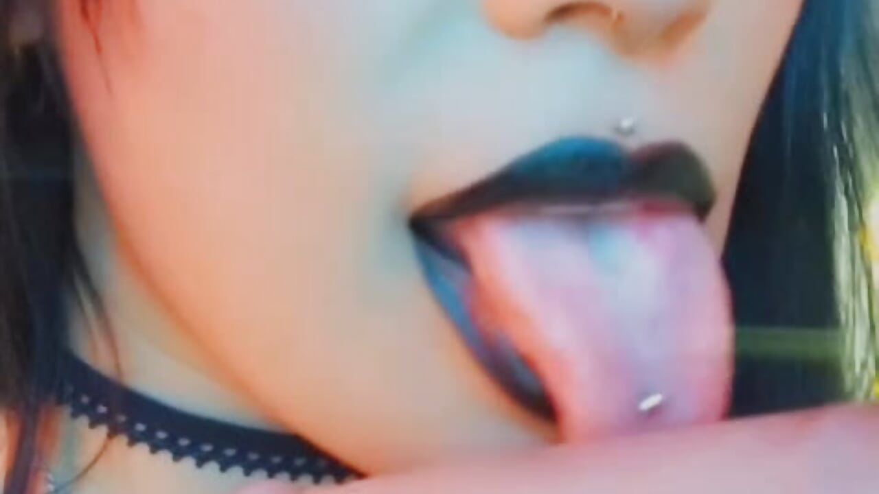 Hello my love let me see ur juicy dick - SusanVilla 캠 모델의 동영상