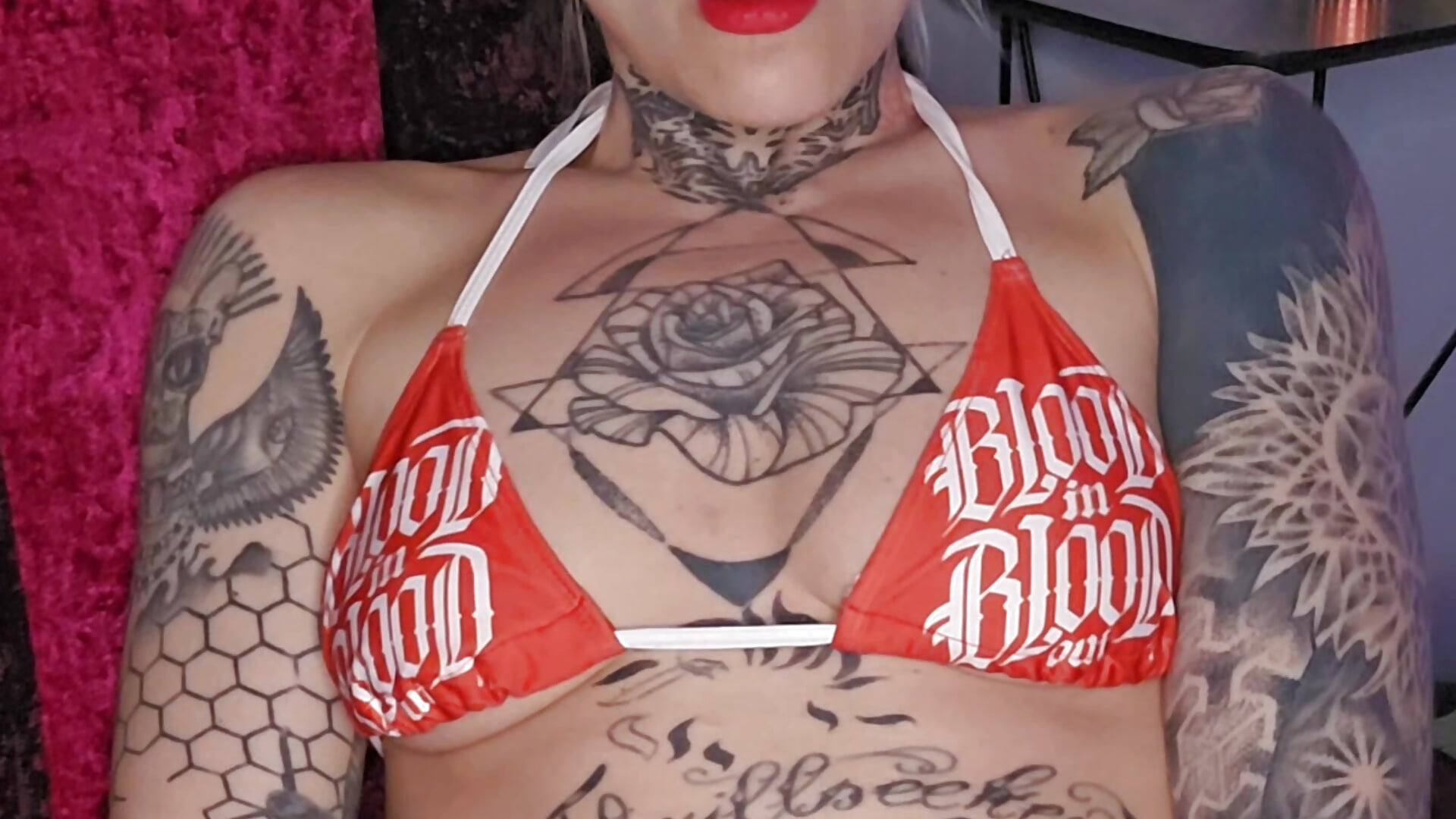 Masturbate with dildo