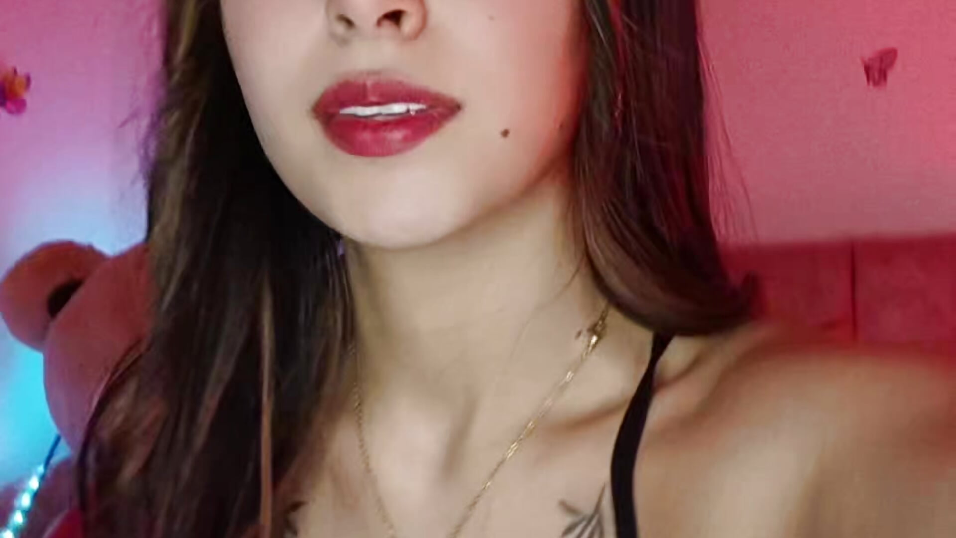 Hey!! 💕🤗 - video của người mẫu cam Lia_Roses3x