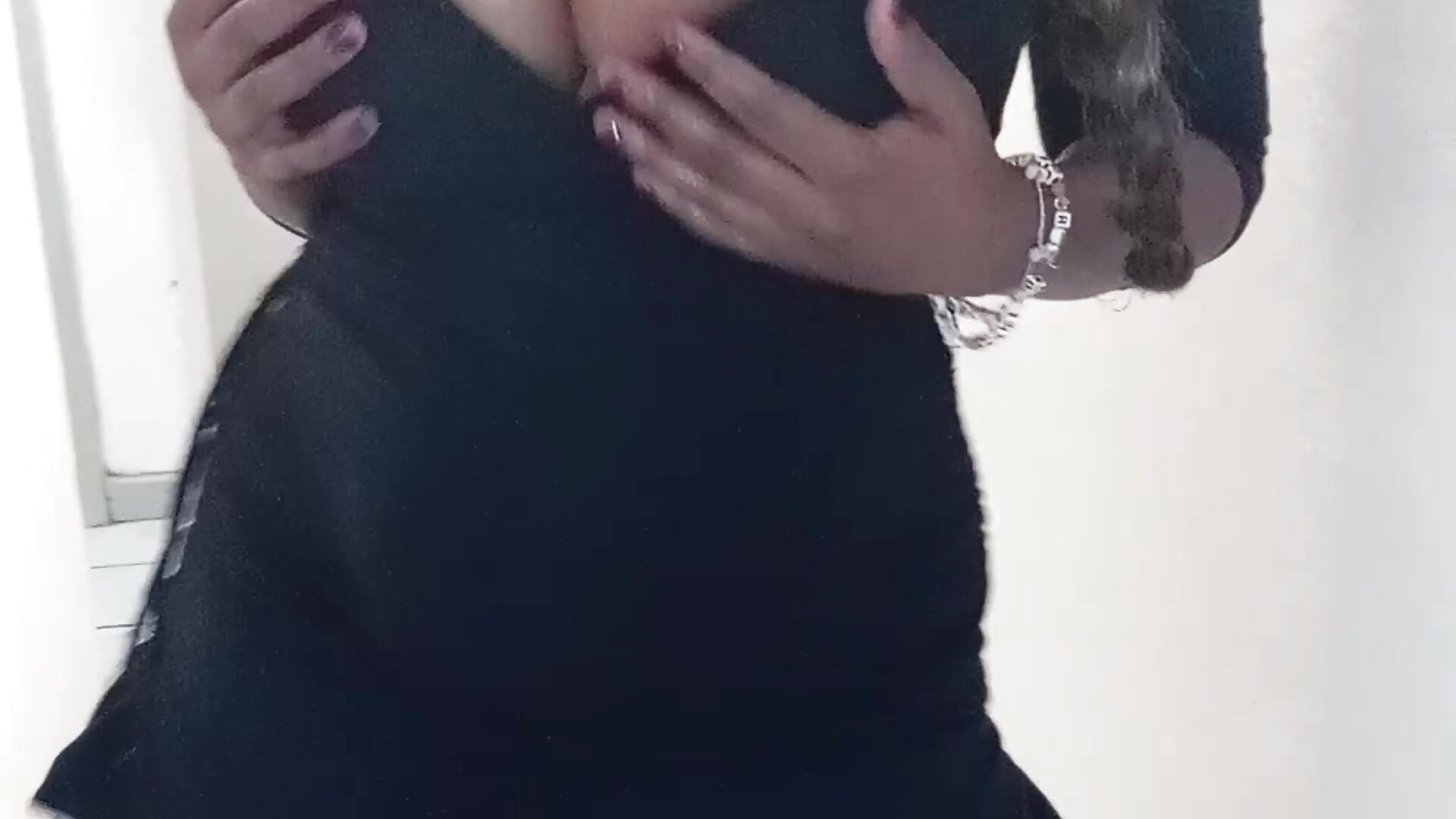 1000013390 - video by SexyLolah1 cam model