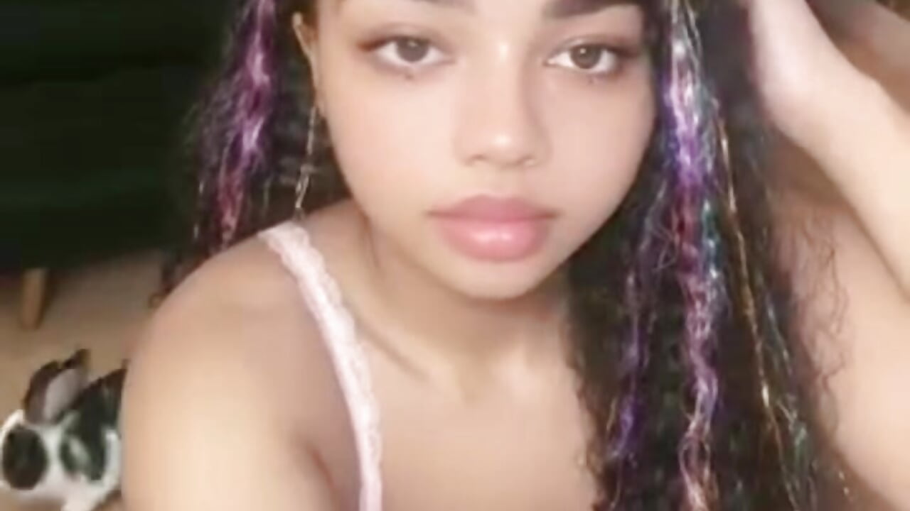 🐇 - วิดีโอโดย bhadglitz โมเดลแคม