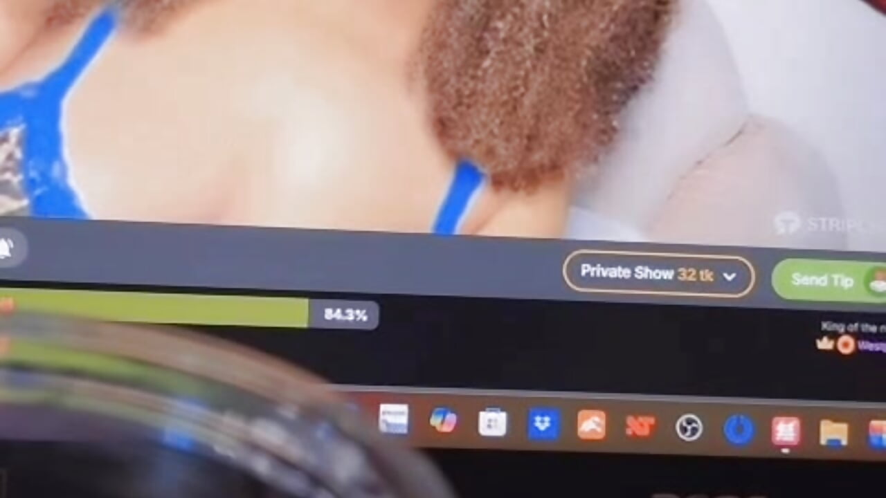 🫠 - vídeo de la modelo de cam bhadglitz