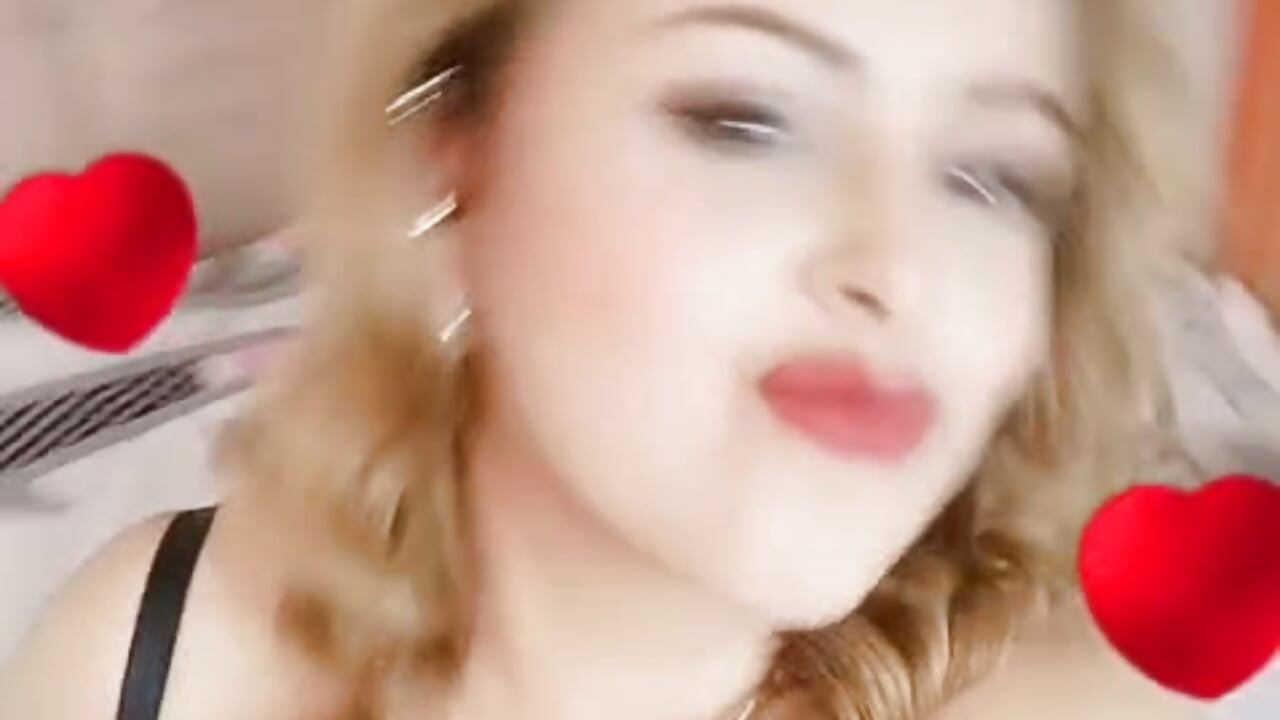 SEXY GIRL - video by mavyhot303 cam model