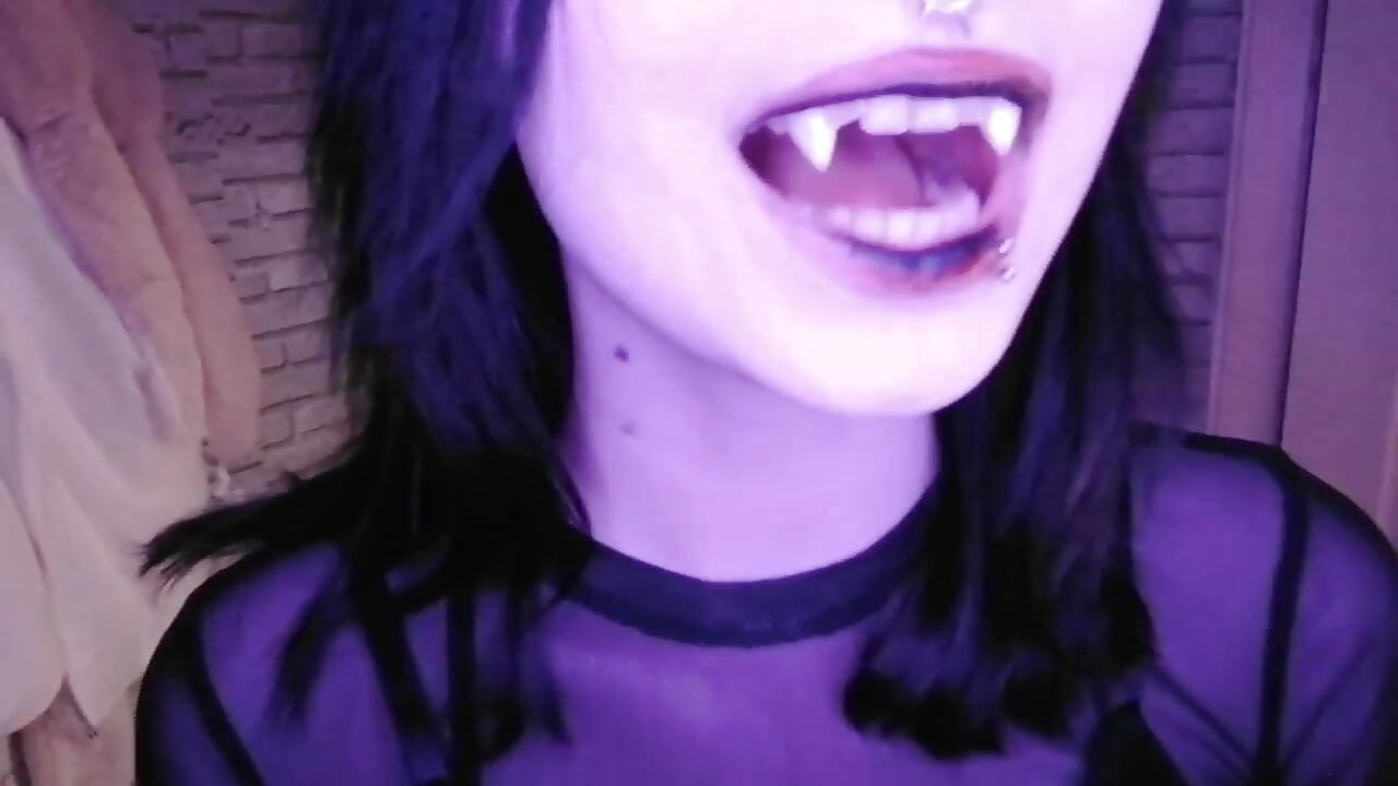 video_2025-10-21_22-07-39 - Goth_cute adlı kamera modelinin videosu