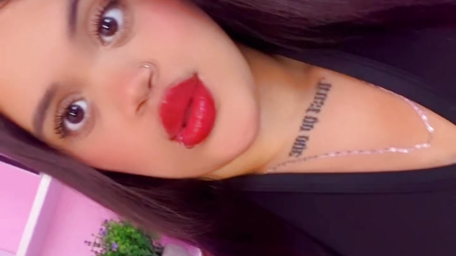 💋 - video by Sussyroxxx cam model